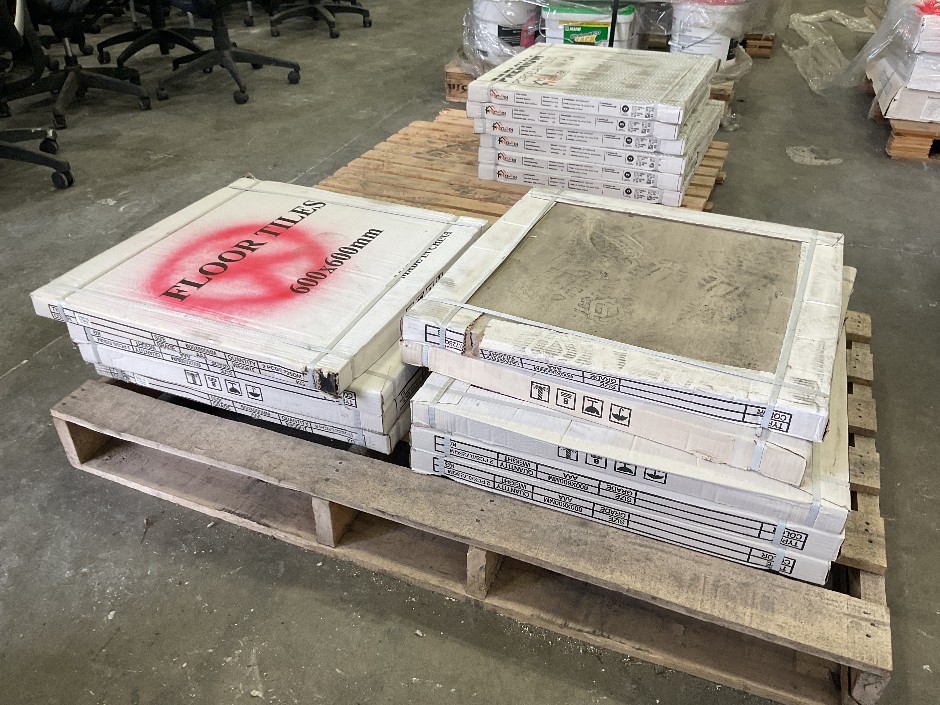 <p>9 x Boxes of 600 x 600 Floor Tiles</p>