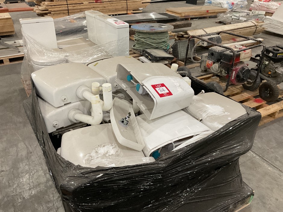 Pallet Comprising Quantity of Toilets & Cisterns