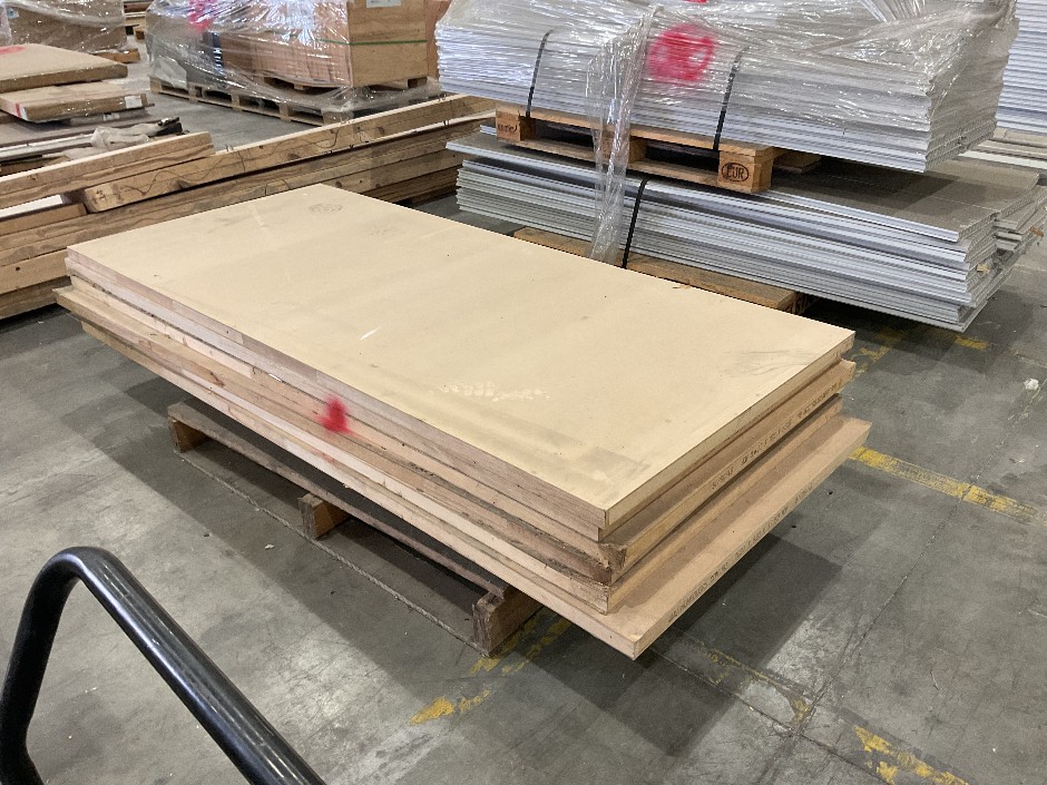 <p>Pallet of Hume Doors</p>