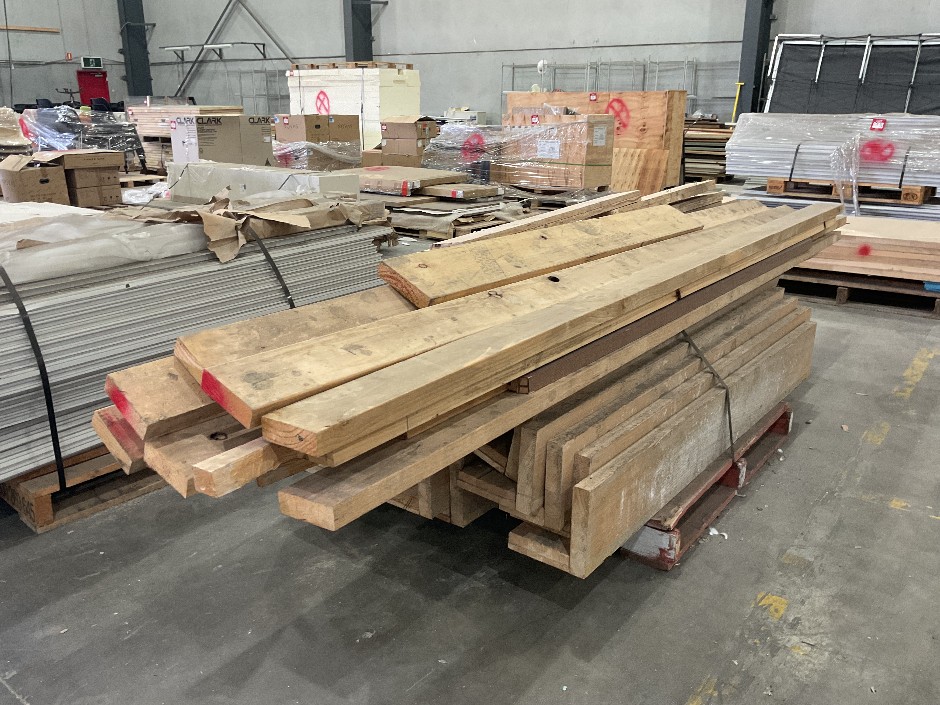 2x Pallets Comprising Timber Boards For Staircase
