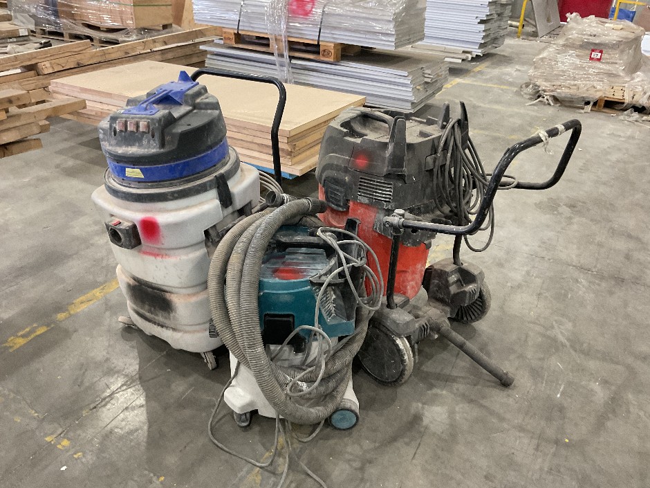 3x Vacuums