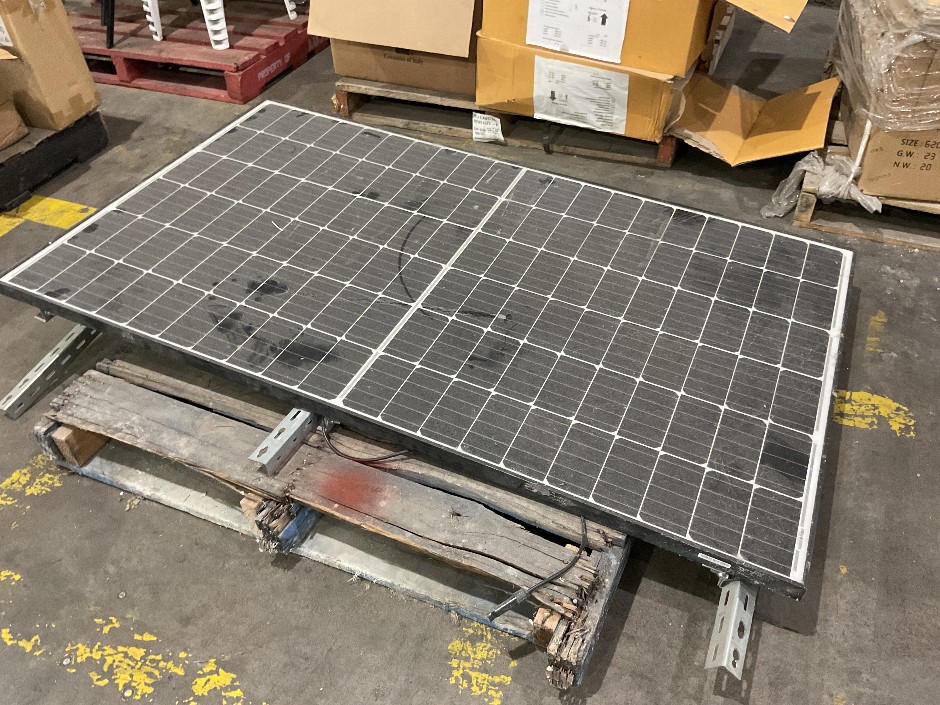 1 x Solar Panel