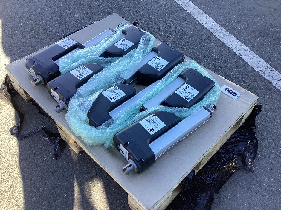 <p>7x Linak Actuators</p>