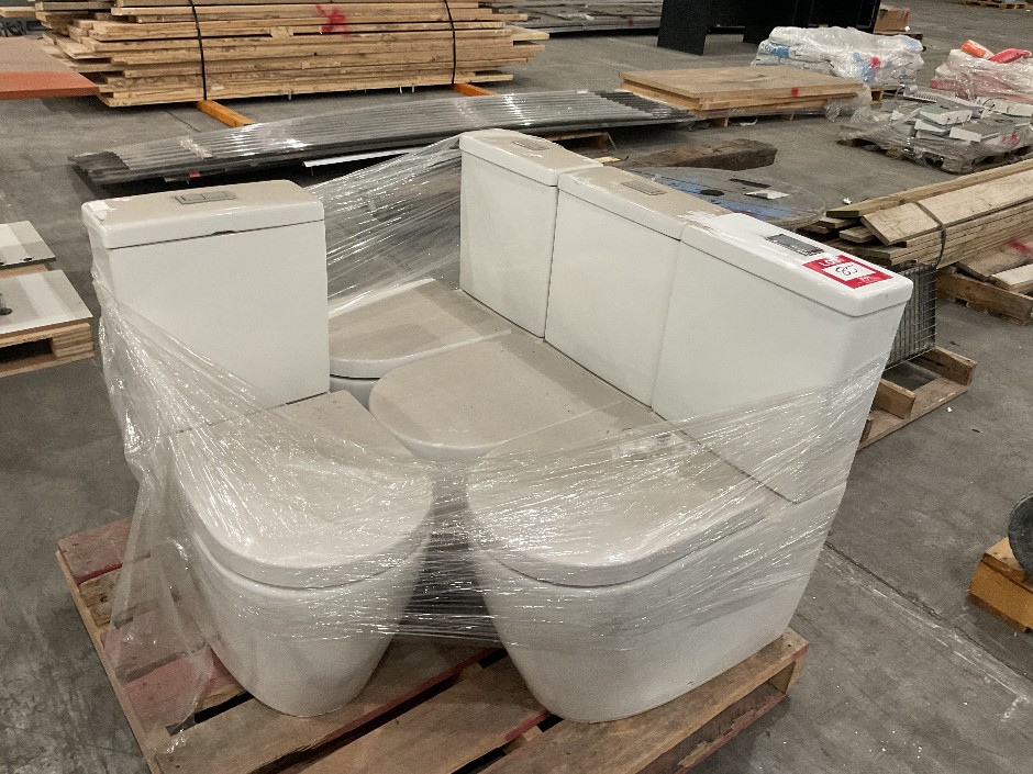 <p>Pallet of 4x Toilets</p>