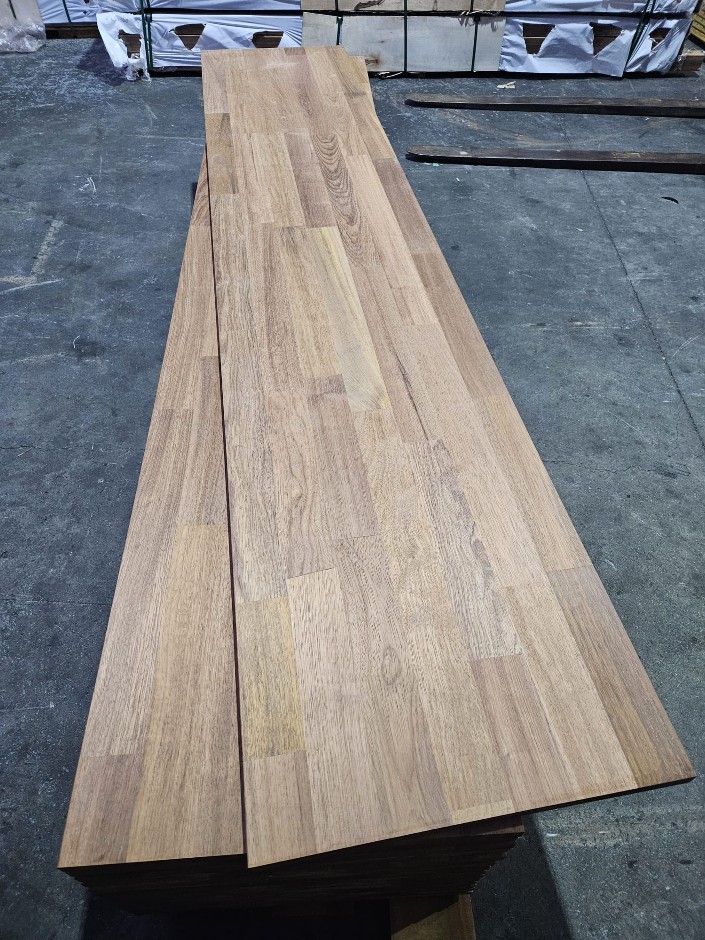 0061-23500693 · Merbau Tabletop FJL 2400x 620x 33mm