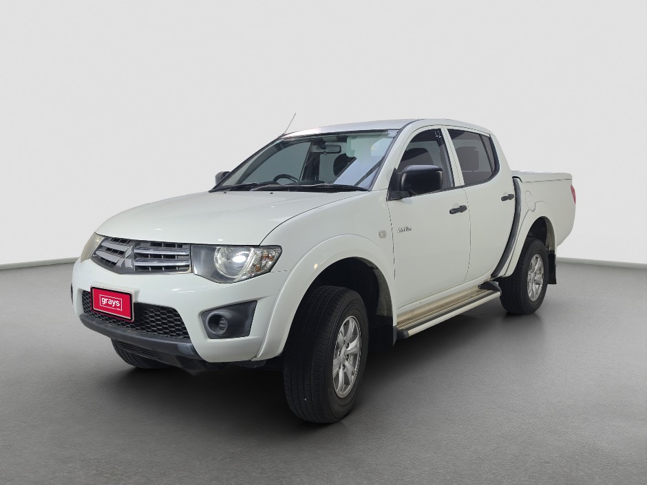 0001-23500712 · 2010 Mitsubishi Triton GL-R Diesel