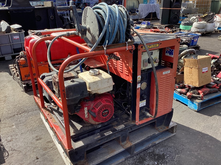 Spitwater Pressure Washer