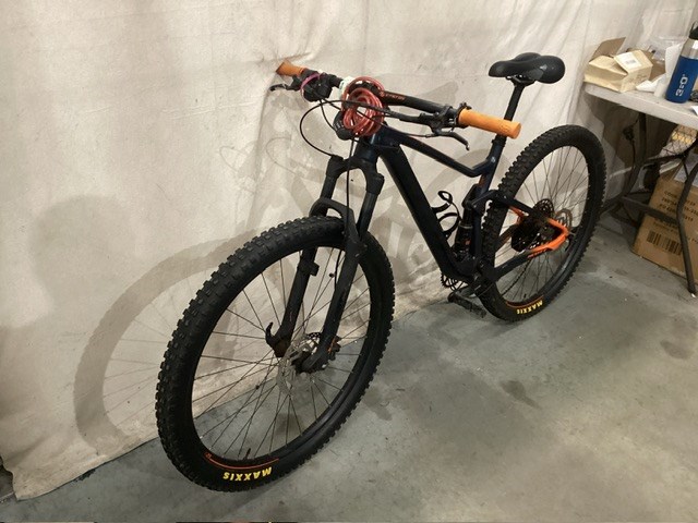 <p>Scott Mountain Bike </p>