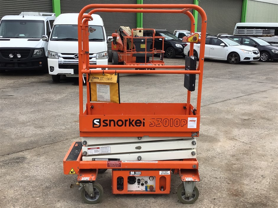 2016 Snorkel S3010P Scissor Lift