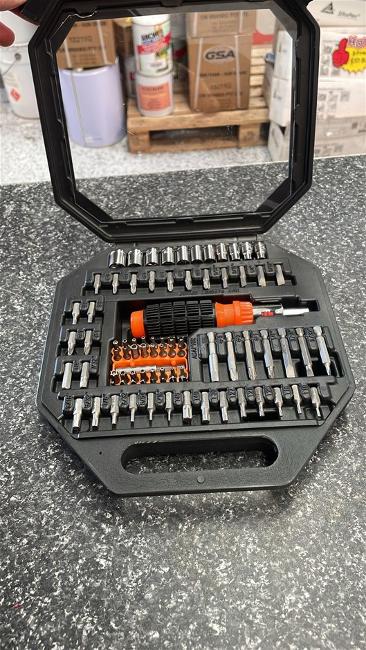 83 Piece Ratchet Screwdriver Bit Set