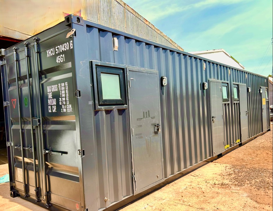 <p>40ft Container Accommodation Block – 4 Bedroom  4 Bathroom</p>