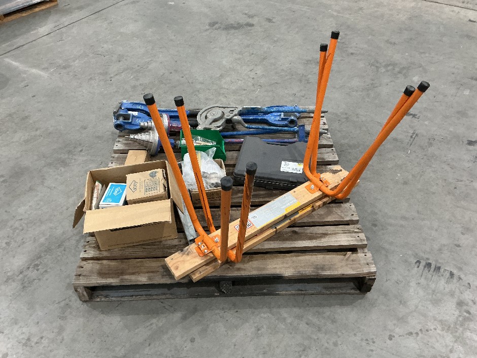 <p>Pallet Mixed Goods,Saw Horses,Pipe Bending Tools</p>