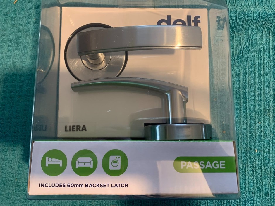 <p>10 x Delf Passage Lever Sets (Unused)</p>