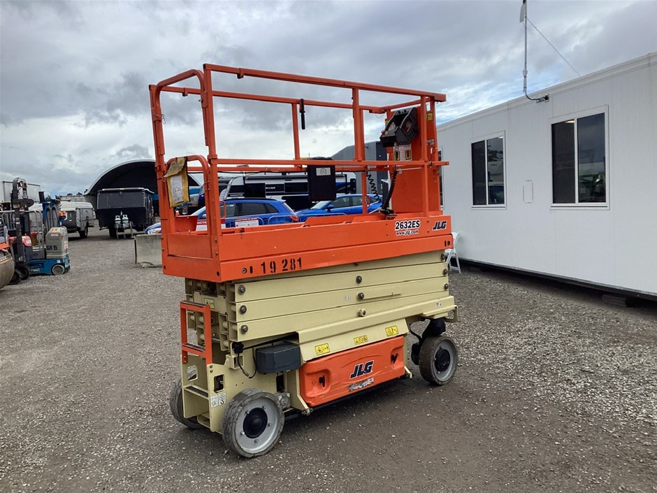 <p>2017 JLG 2032ES Scissor Lift</p>