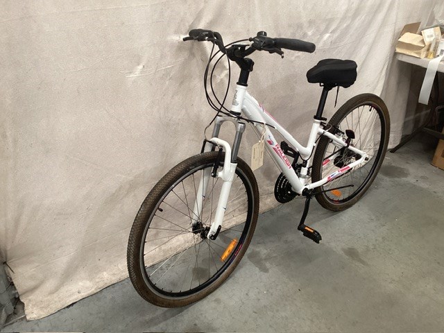 <p>Raleigh Allure Girls Mountain Bike </p>