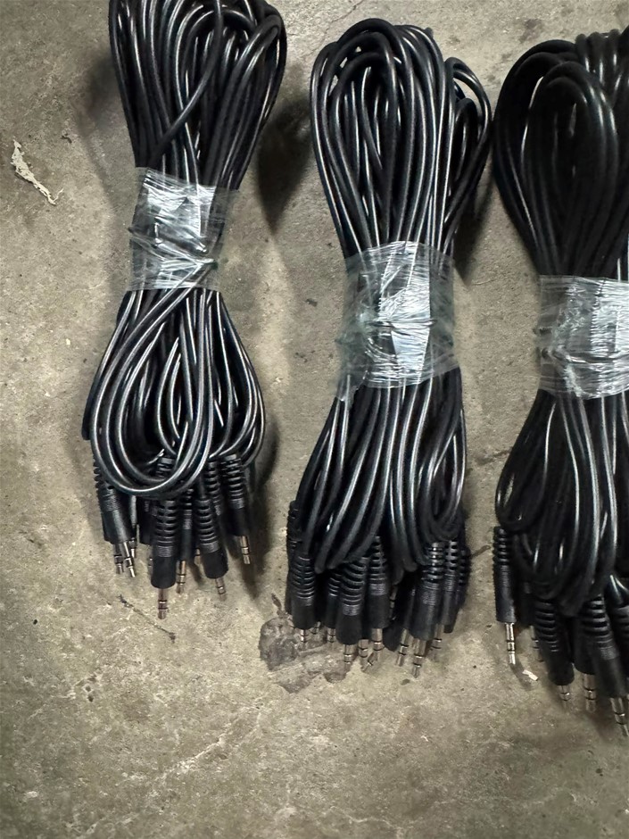 CLOSING DOWN SALE: Large quantity of audio cables: