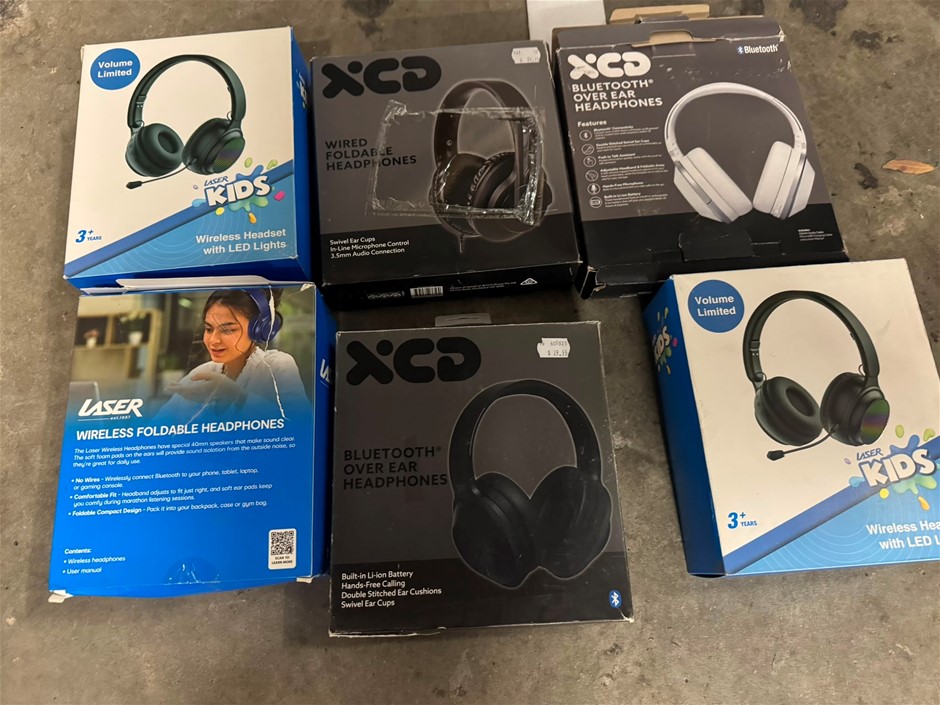 CLOSING DOWN SALE: Mixed lot of Bluetooth and wired headphones