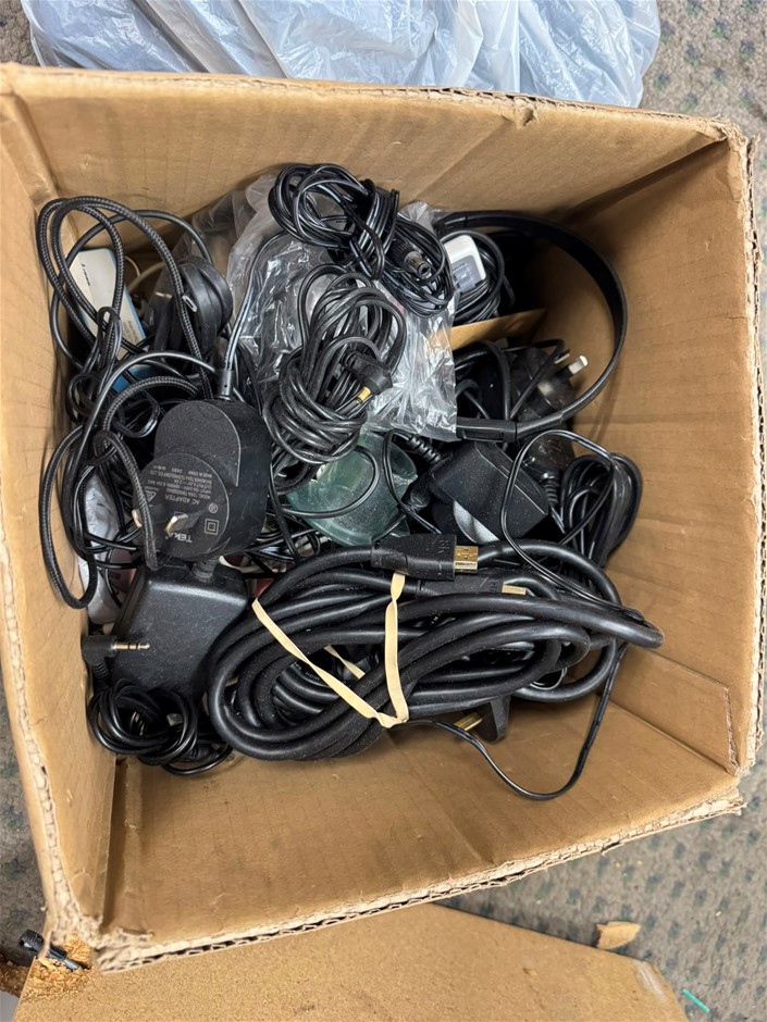CLOSING DOWN SALE: Large quantity of chargers