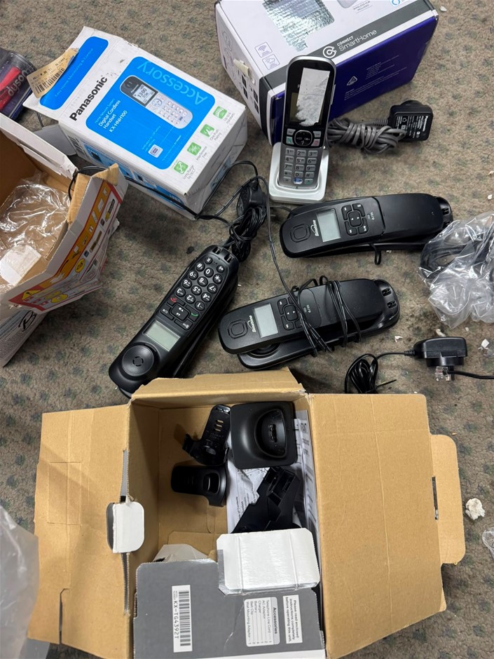 CLOSING DOWN SALE: Large quantity of electricals