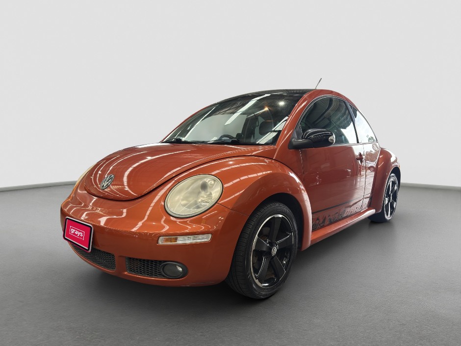 2010 Volkswagen Beetle BlackOrange Petrol
