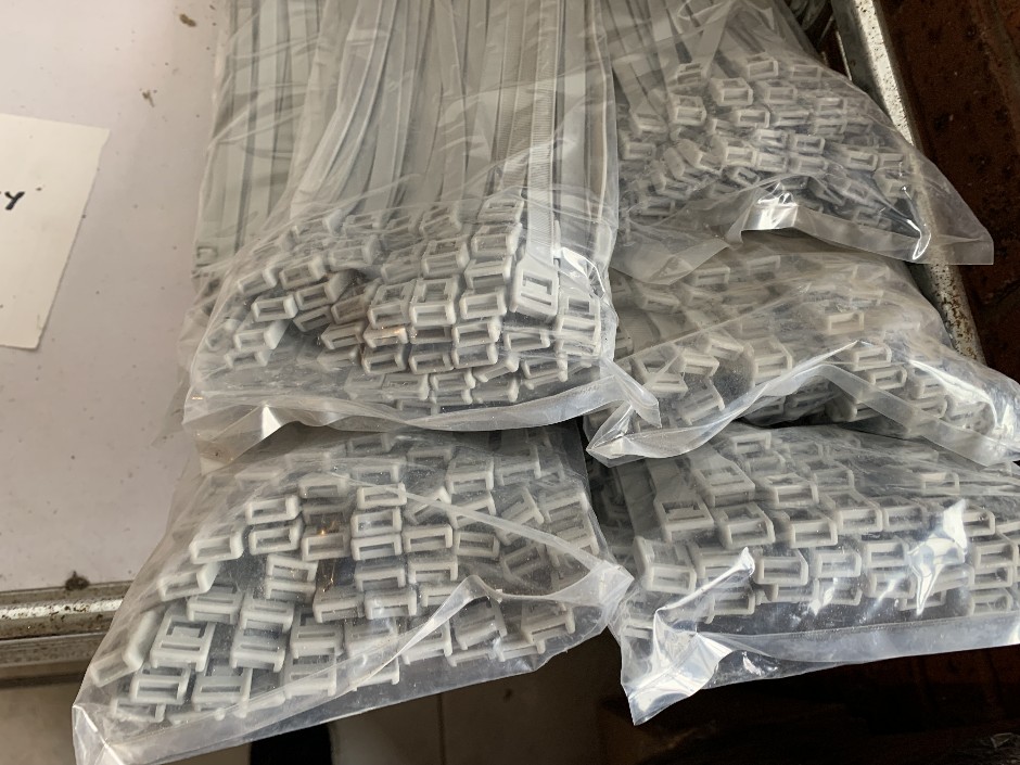6 x Packets of Nylon Cable Ties, 10mm x 400mm (Unused)