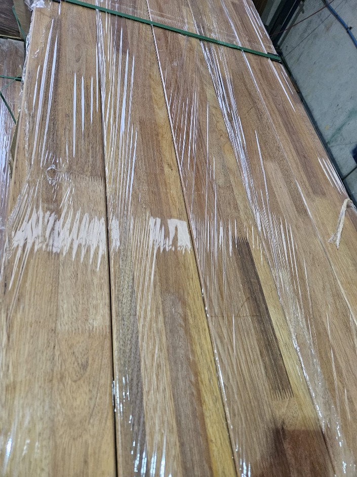 Merbau FJL Post 140x140 at 3m (Unused)