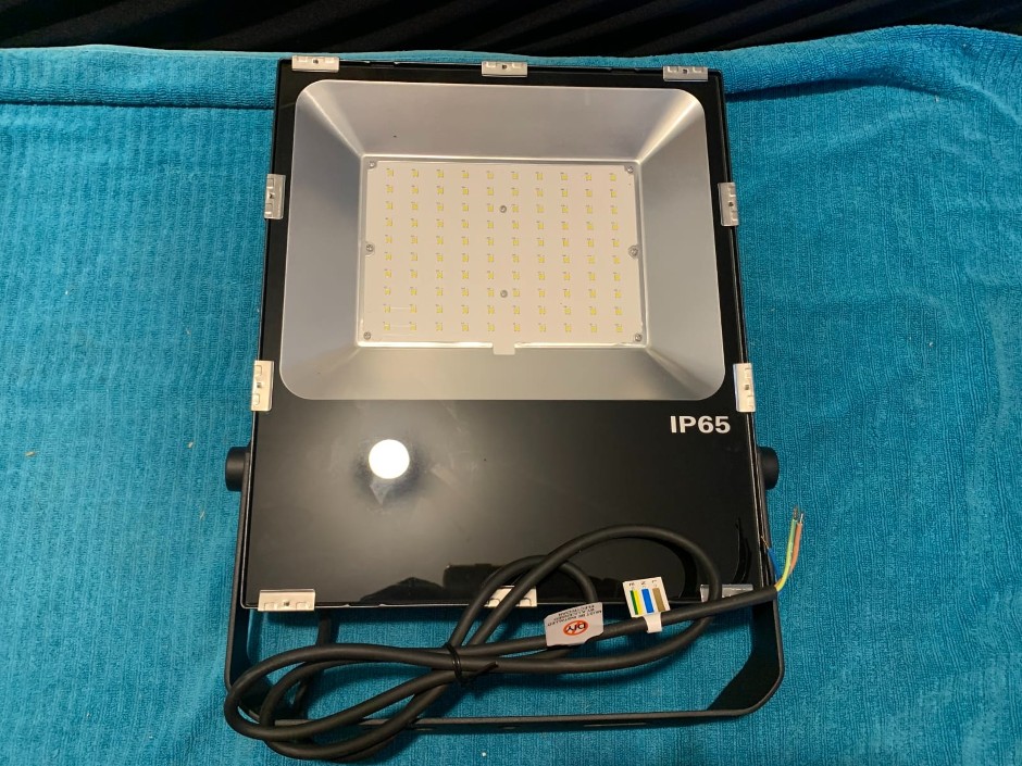 1 x LED Flood Light, 100W (Unused)