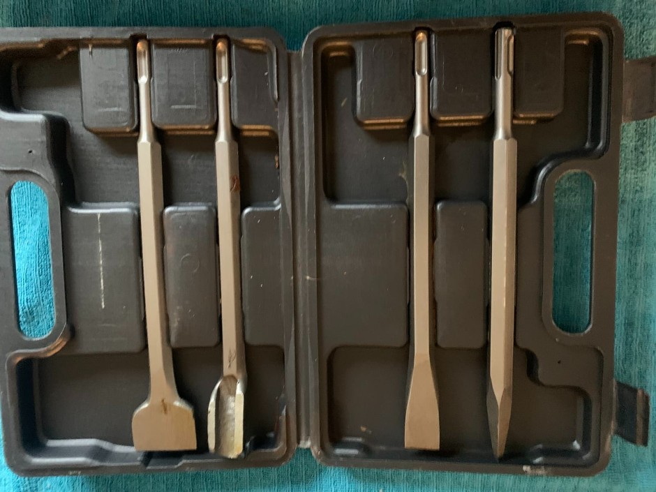 2 x Carry Cases each containing 4 x Different Style Chisel Tools (Unused