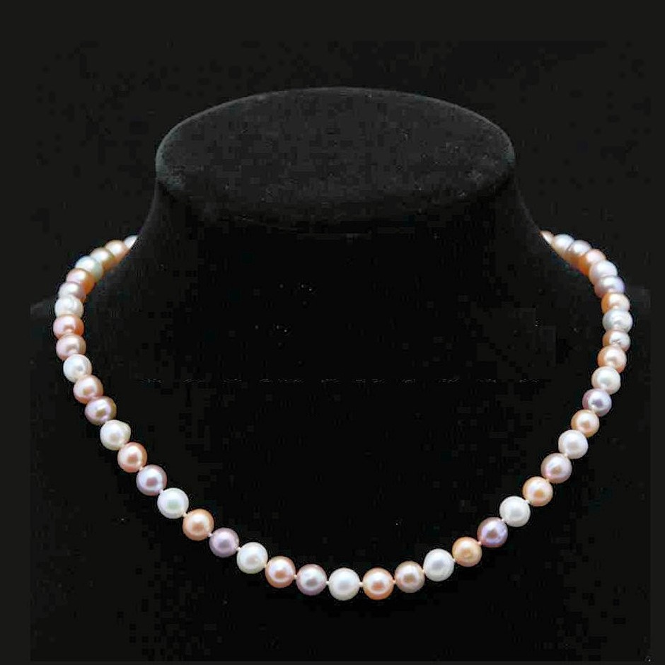 Vibrant 18" Sea Shell Pearl Necklace, Grade: AAA