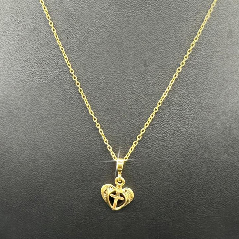 Stunning 18ct Yellow Gold Plated Love Heart Pendant