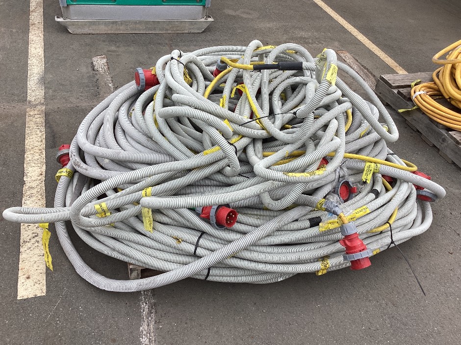 Qty Industrial Heavy Duty 3 Phase Extension Leads x 1 Pallet