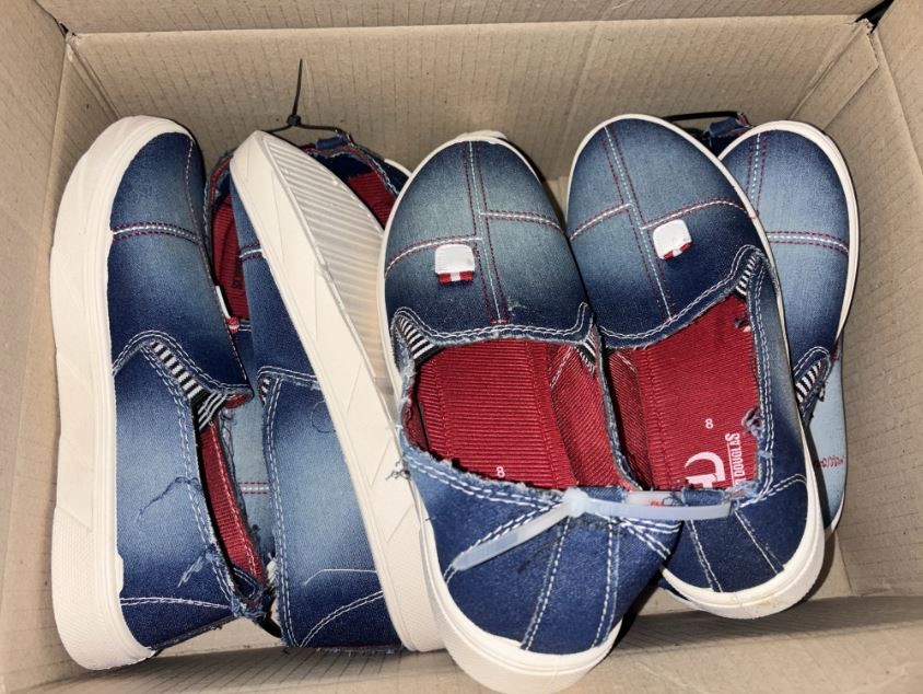 Unisex 5 Pairs of Shoes, 1 Design SIZE  show in the fnail.