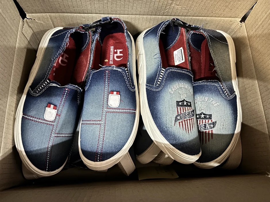 Unisex 5 Pairs of Shoes, 3 Design same style. SIZE 9