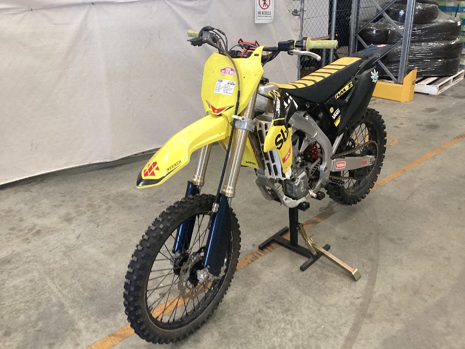 <p>Suzuki RMZ Dirt bike Petrol</p>