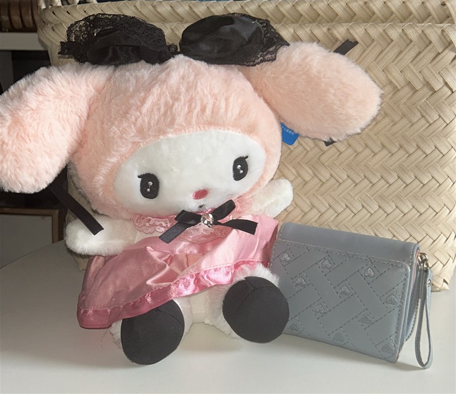 1x Plush Toy, 1x Girls Wallet