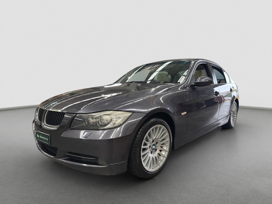 2005 BMW 3 Series 330i Petrol Sedan