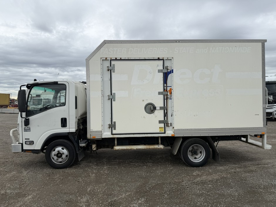 <p>2014 Isuzu NPR 275 Medium 4x2 Pantech</p>