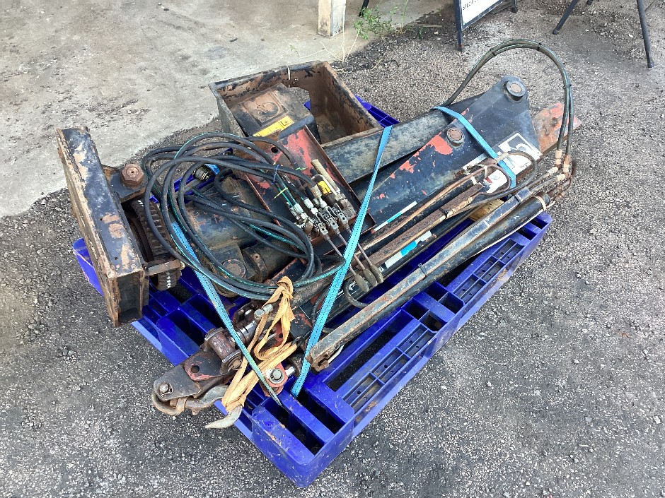 Hiab 230 Vehicle Mounted Loading Crane