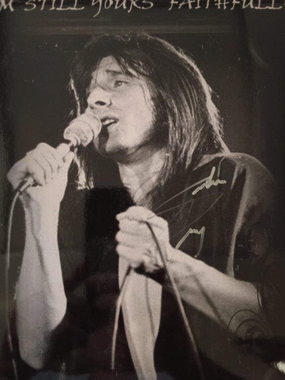 STEVE PERRY CONCERT SIGNED PHOTO