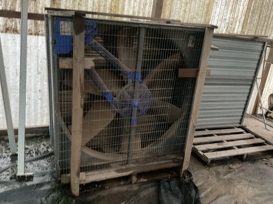 <p>Munters industrial fan</p>