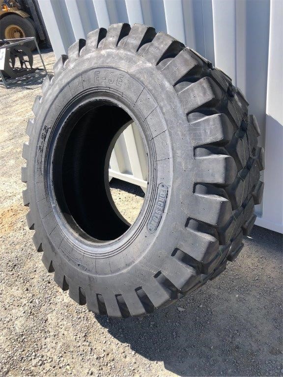 Quantity of 1 17.5-25 Earthmoving Tyre(Unused)