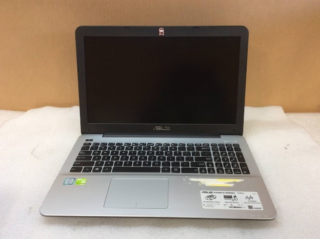 ASUS F555U Laptop i5-6200U 4GBRAM/1TB Black