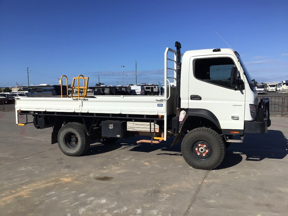2024 Mitsubishi Canter 4x4 Tray Back Truck