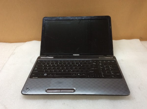 TOSHIBA Satellite L750 Laptop i7-2670QM 8GBRAM/160GB