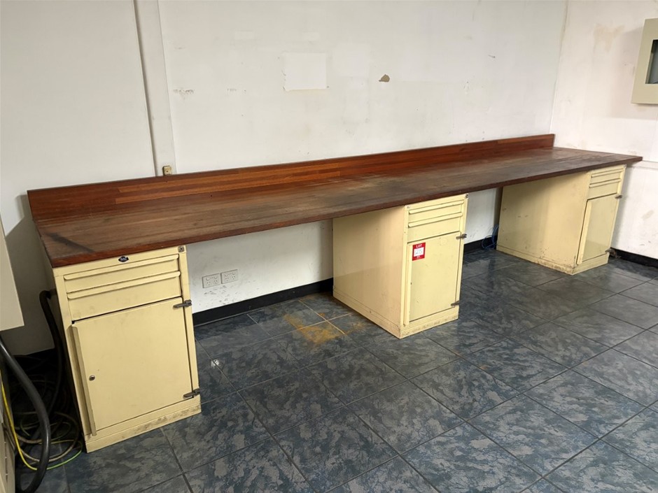 Timber Top Workbench