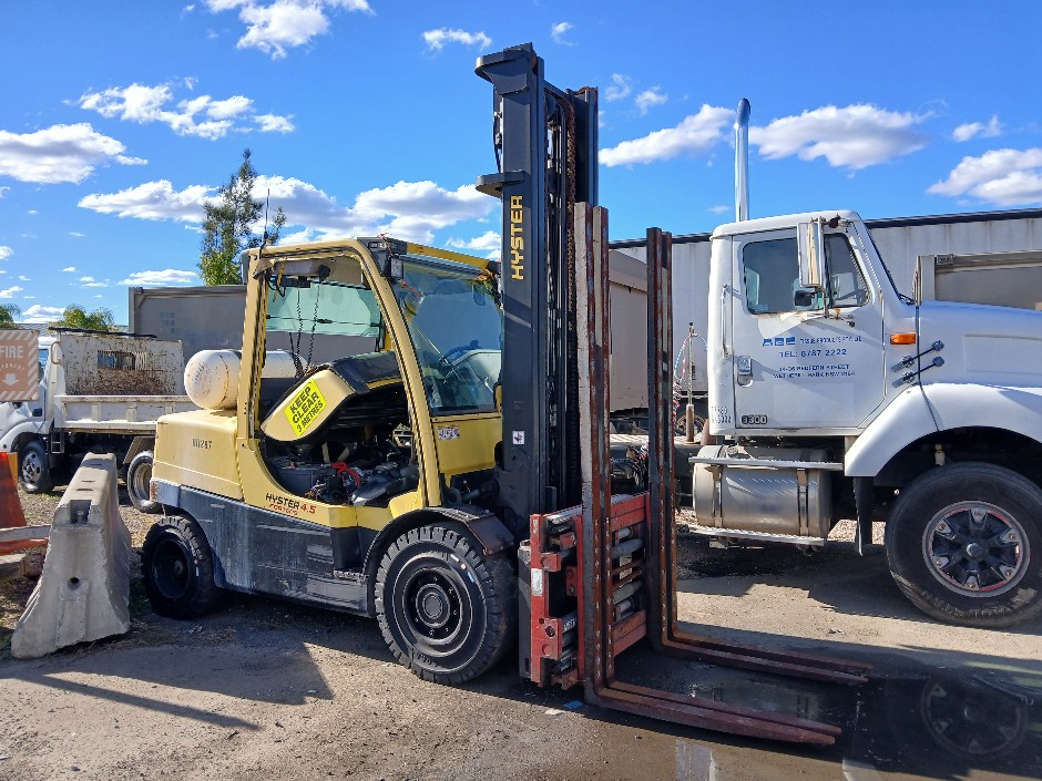 2014 Hyster H4.5FT6 Counterbalance Forklift (CNG)
