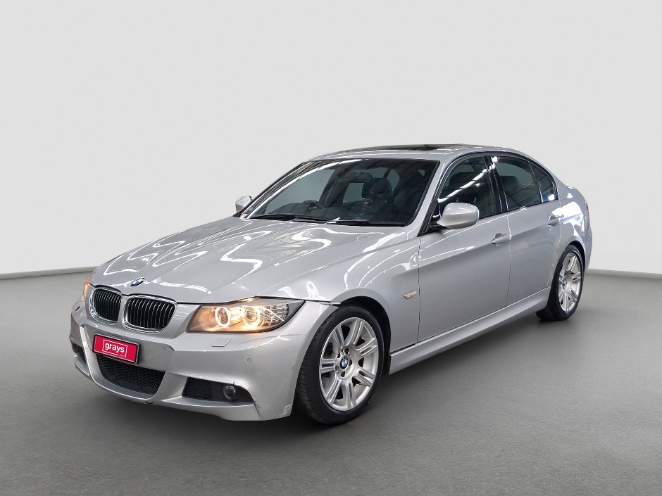 2010 BMW 3 Series 323i Lifestyle Petrol Sedan