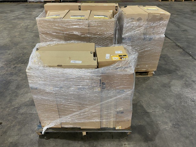Qty of Assorted CAT Filters, Unused, 3 Pallets