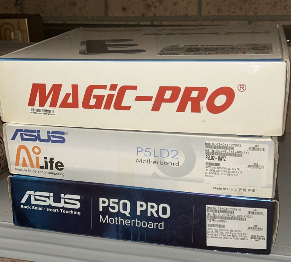3x Boxes of Old Computer Parts