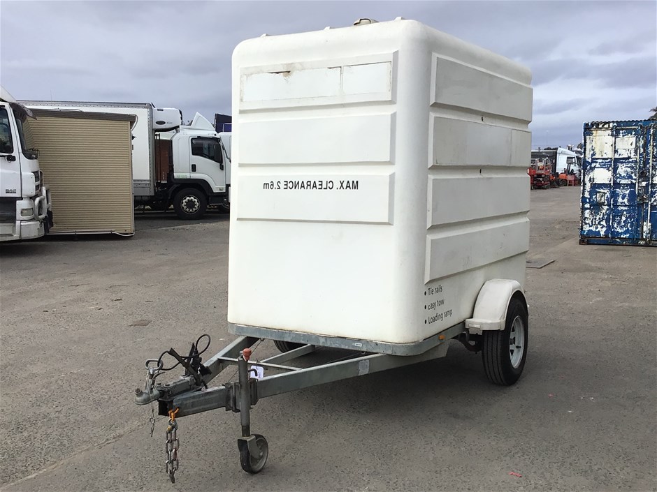<p>2014 AD Engineering 8x5 Enclosed Trailer</p>